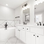 Owners Bath - Looking at Tub - DSC05958